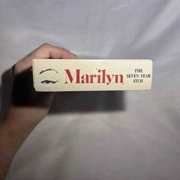 The Seven Year Itch-Marilyn Monroe VHS 1987 Release Collectors Edition C… - Picture 7 of 8